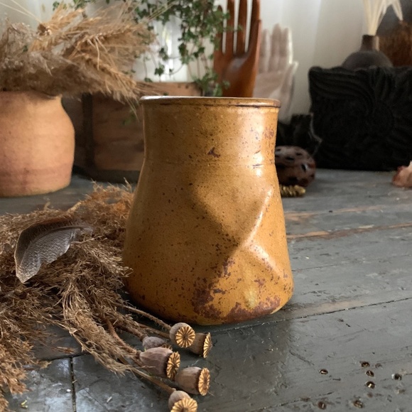 60's MCM HANDMADE BURNT ASH EMBOSSED CERAMIC VASE - Picture 3 of 10